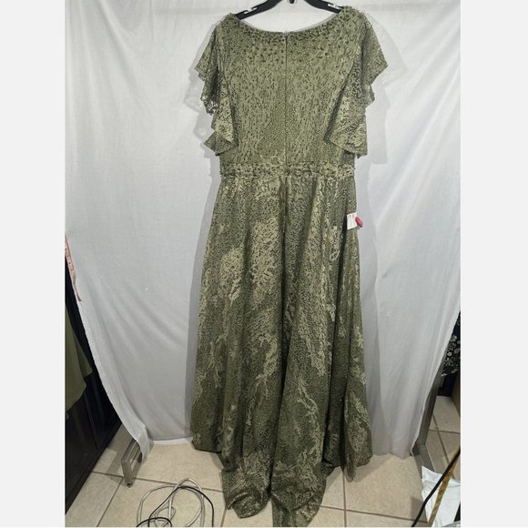 NWT $798 Mac Duggal [ 16‎ ] Embroidered Flutter Sleeve V-Neck Gown Olive Green - Picture 12 of 16